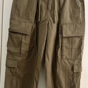 Zara Cargo Pants in Olive Green - Multi-Pocket Utility Trousers